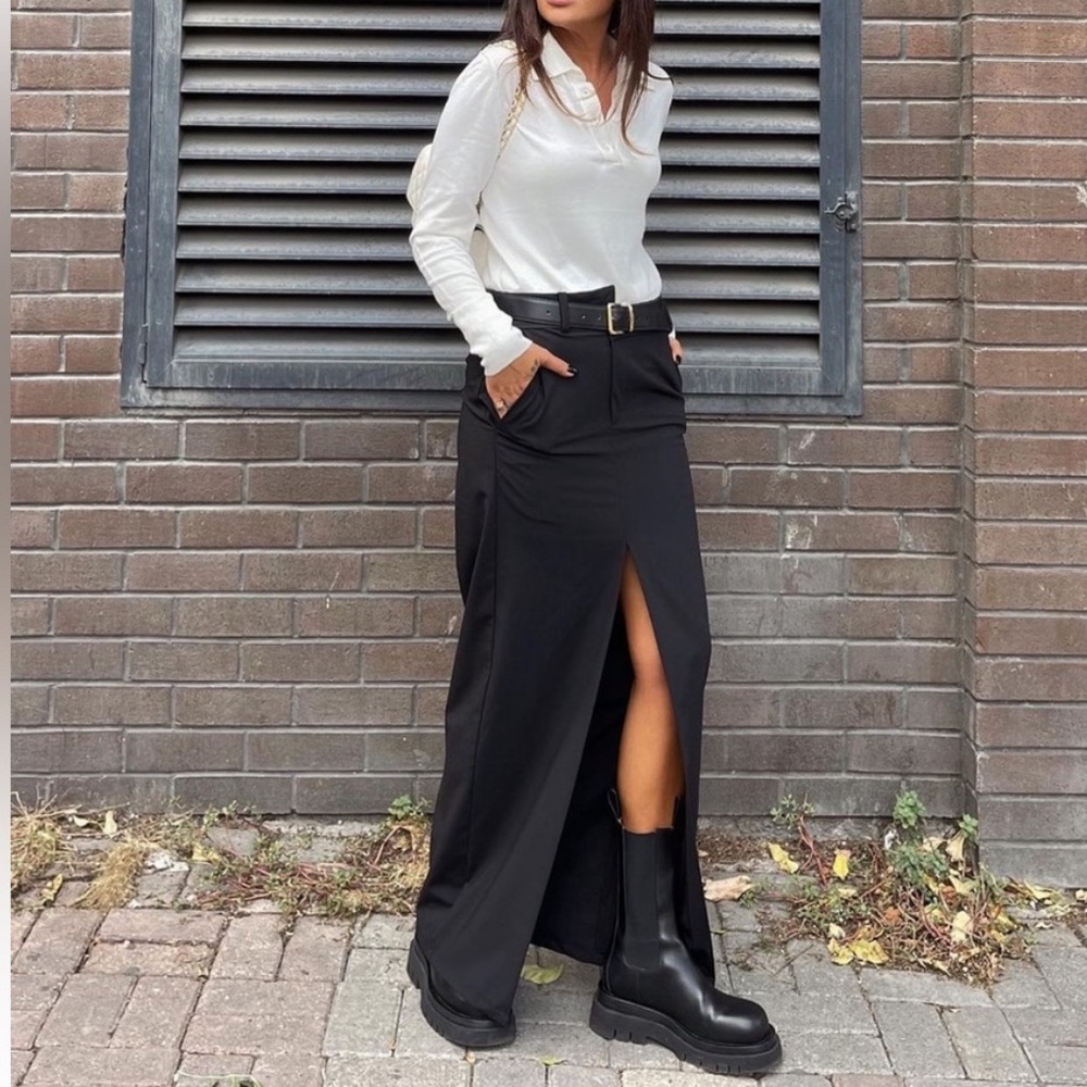 New with tags Zara DOUBLE WAISTED SKIRT, size XS